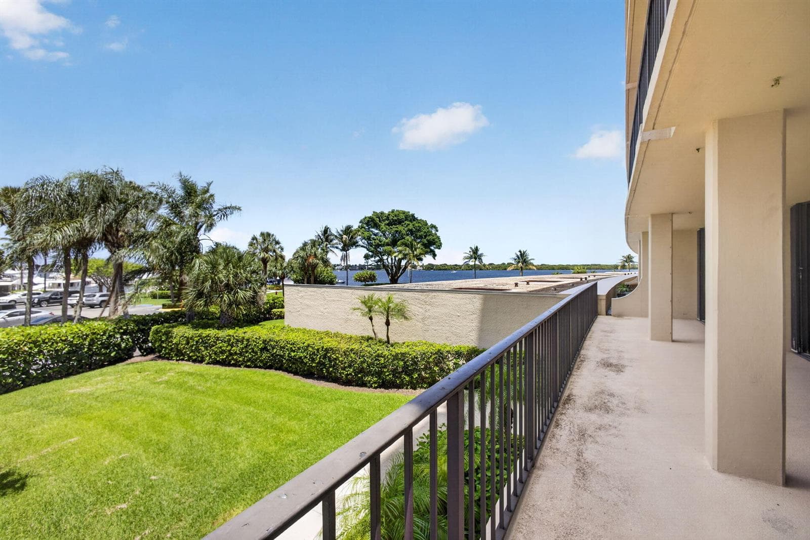 136 Lakeshore Drive, North Palm Beach, FL 33408 photo 2