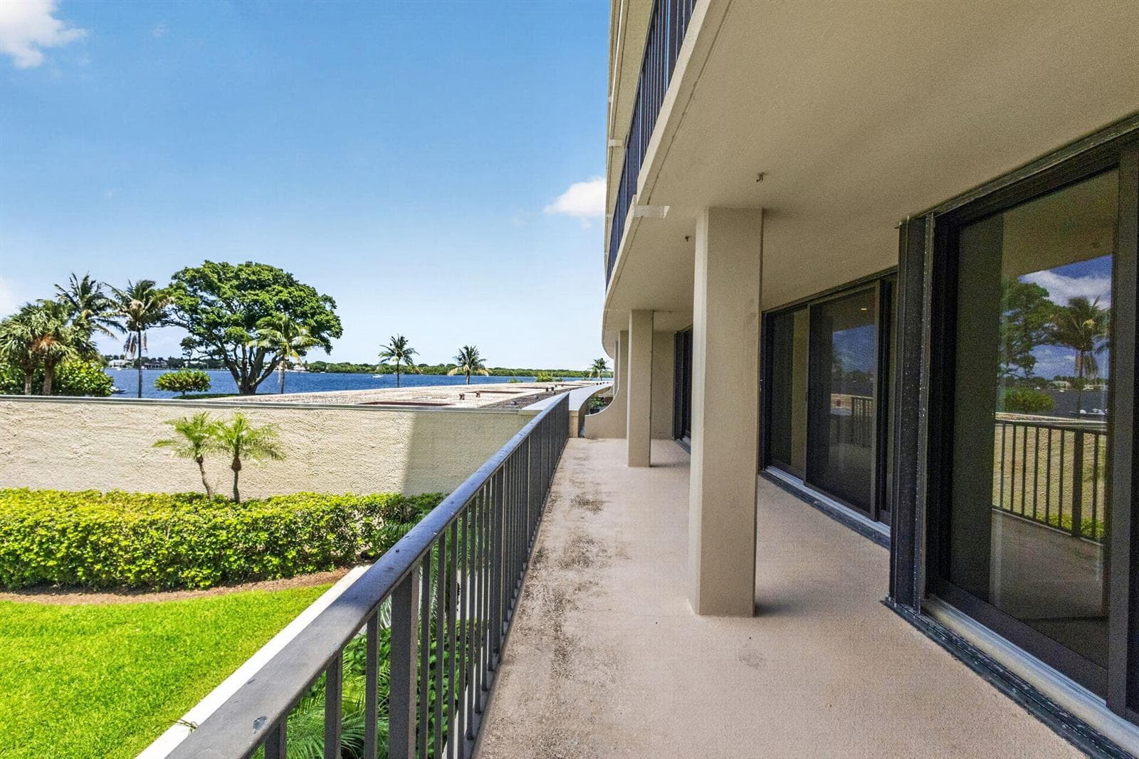 136 Lakeshore Drive, North Palm Beach, FL 33408 photo 3