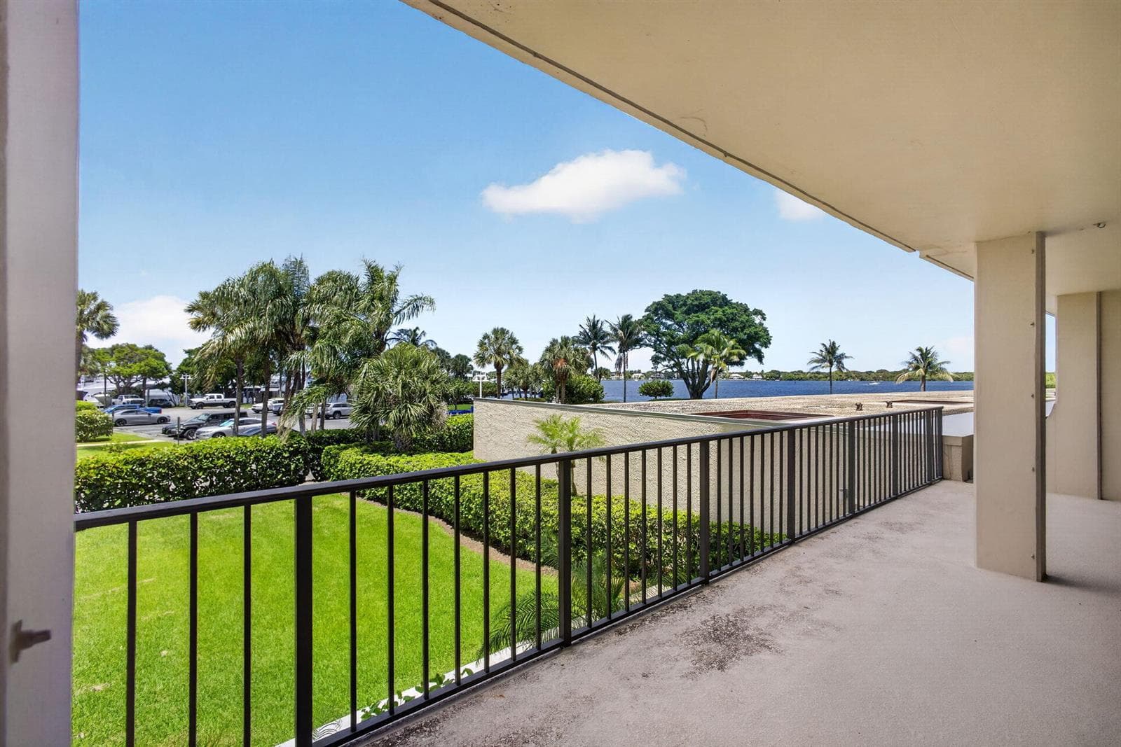 136 Lakeshore Drive, North Palm Beach, FL 33408 photo 5