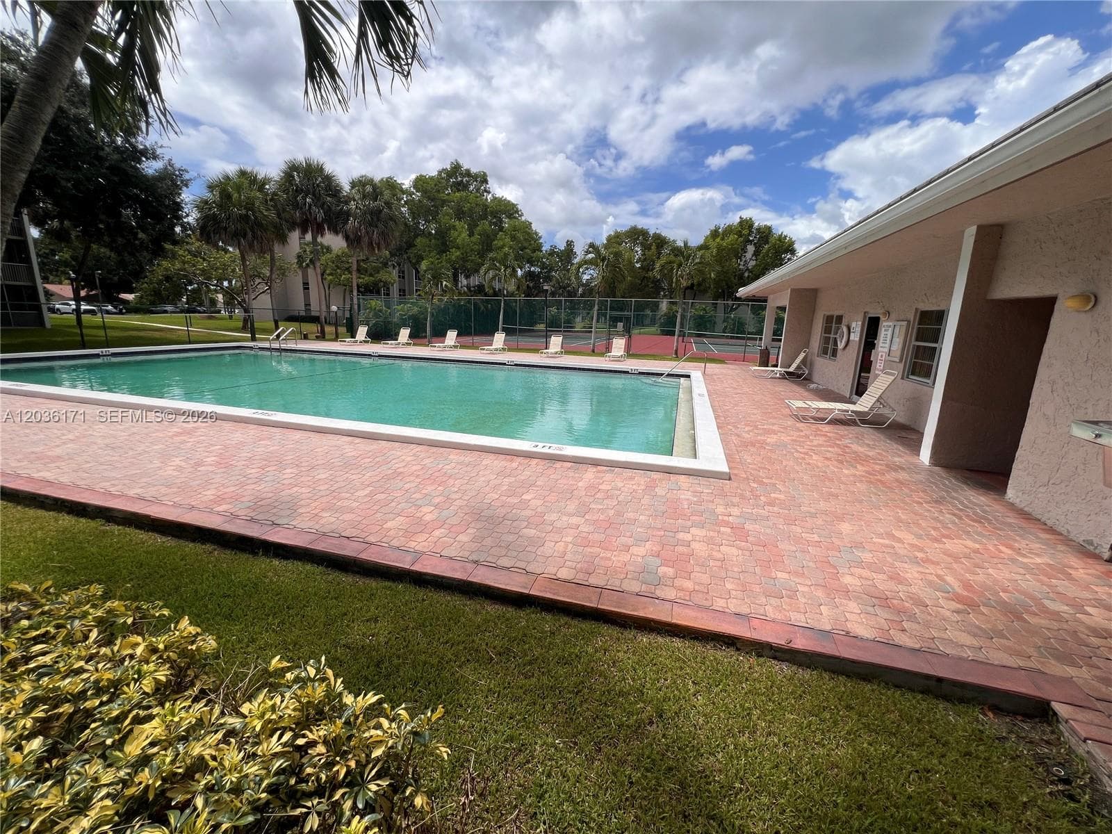 1075 Riverside Dr # 505, Coral Springs, FL 33071 photo 3