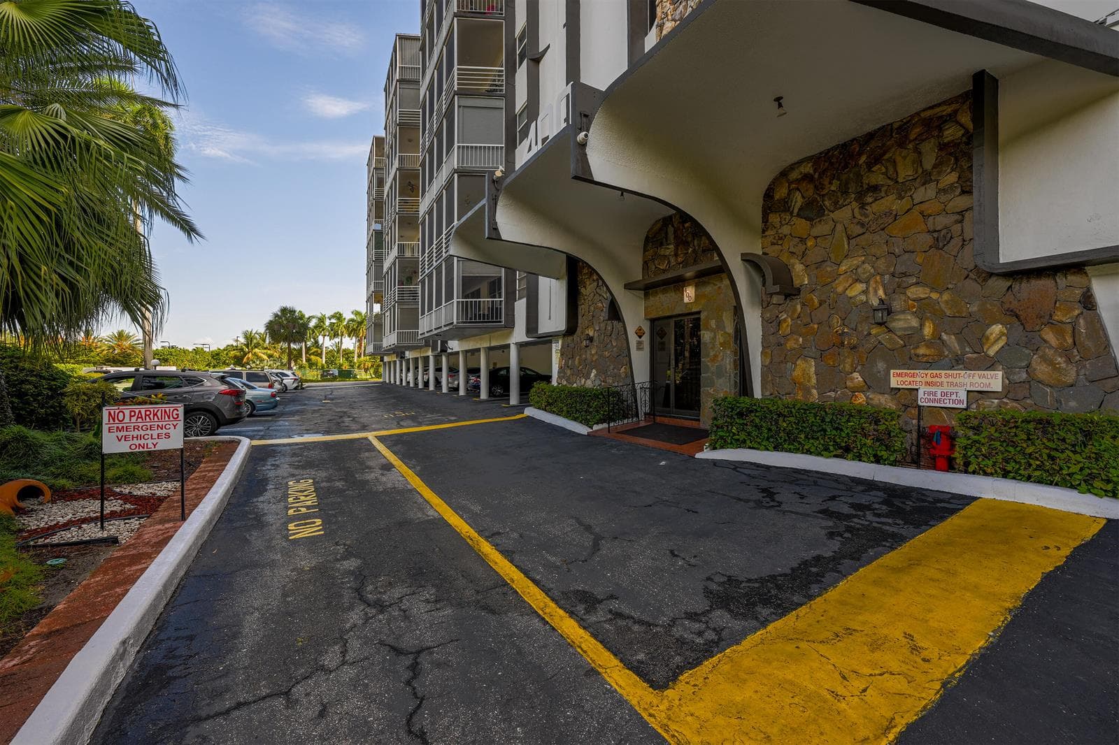 400 Diplomat Parkway # 612, Hallandale Beach, FL 33009 photo 2