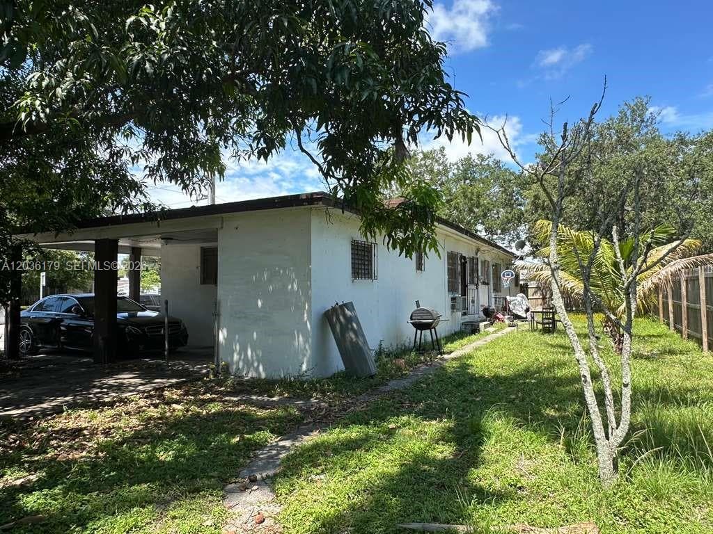 545 NW 81st St, Miami, FL 33150 photo 3