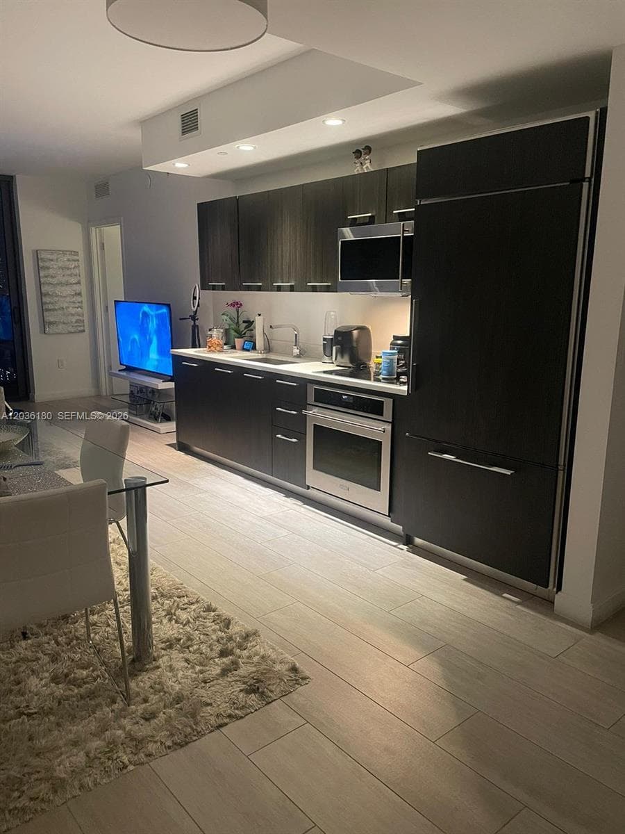 45 SW 9th St # 1409, Miami, FL 33130 photo 3