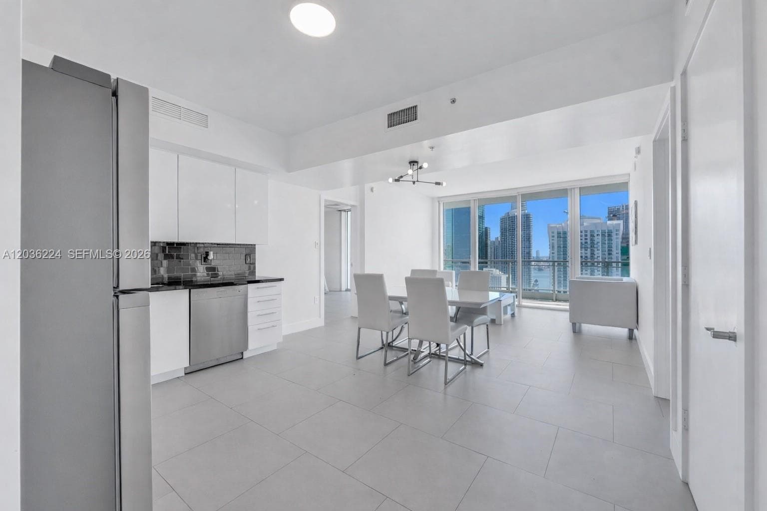 92 SW 3rd St # 3611, Miami, FL 33130 photo 5