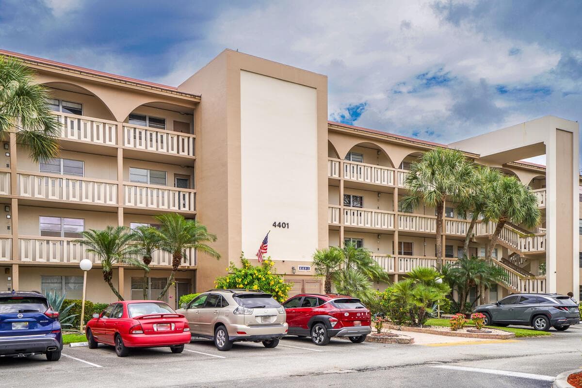 4401 Martinique Court # D2, Coconut Creek, FL 33066 photo 2