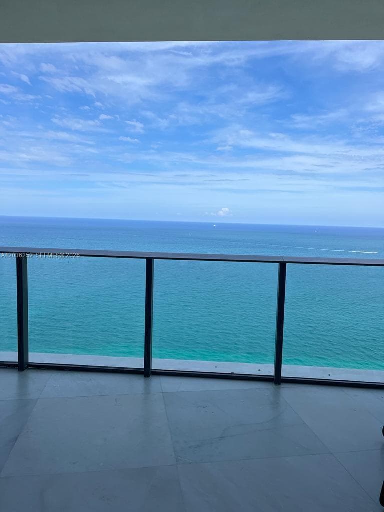 15701 Collins Ave # 3104, Sunny Isles Beach, FL 33160 photo 2