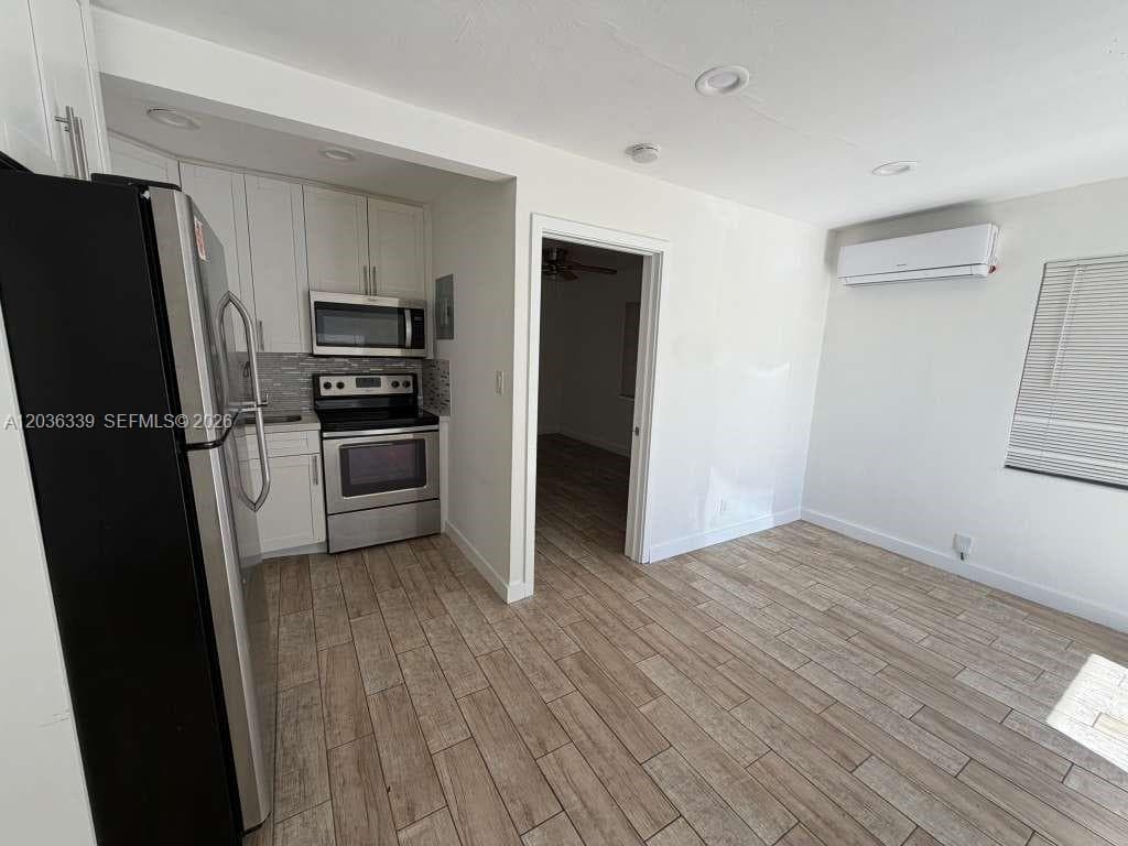 5843 Harding St, Hollywood, FL 33021 photo 2