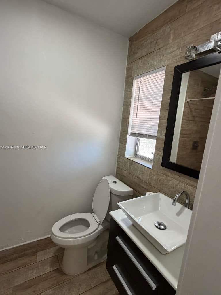 5843 Harding St, Hollywood, FL 33021 photo 3