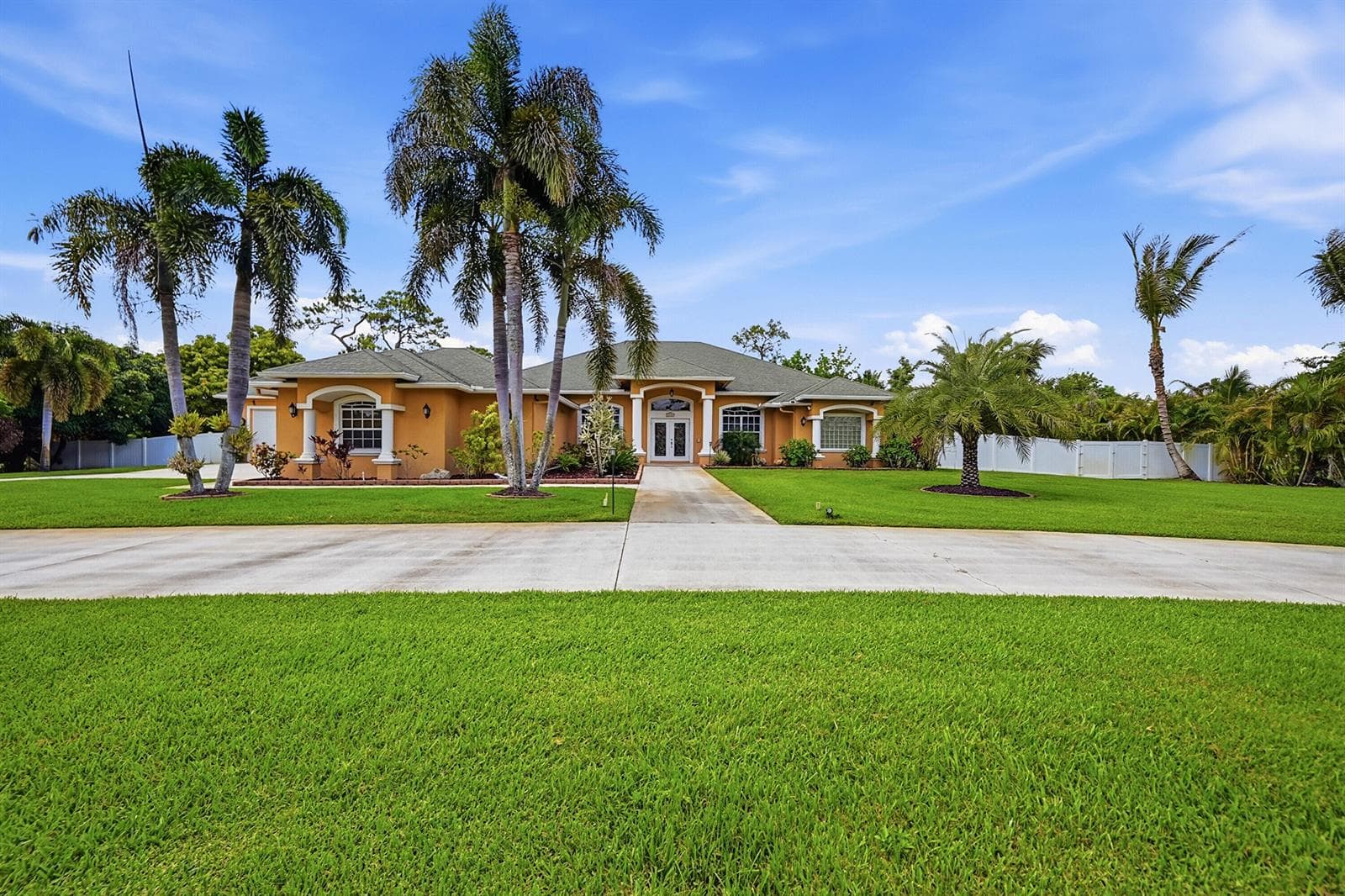 14310 N 85th Rd Road N, FL 33470 photo 2