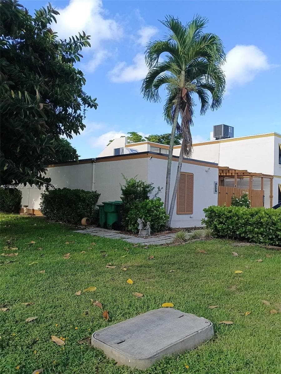 1700 SW 131st Place Cir S, Miami, FL 33175 photo 2