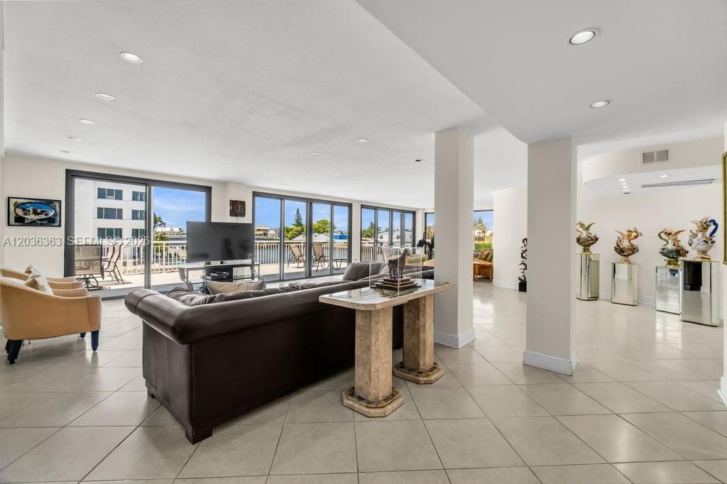 3100 NE 48th St # 212, Fort Lauderdale, FL 33308 photo 4