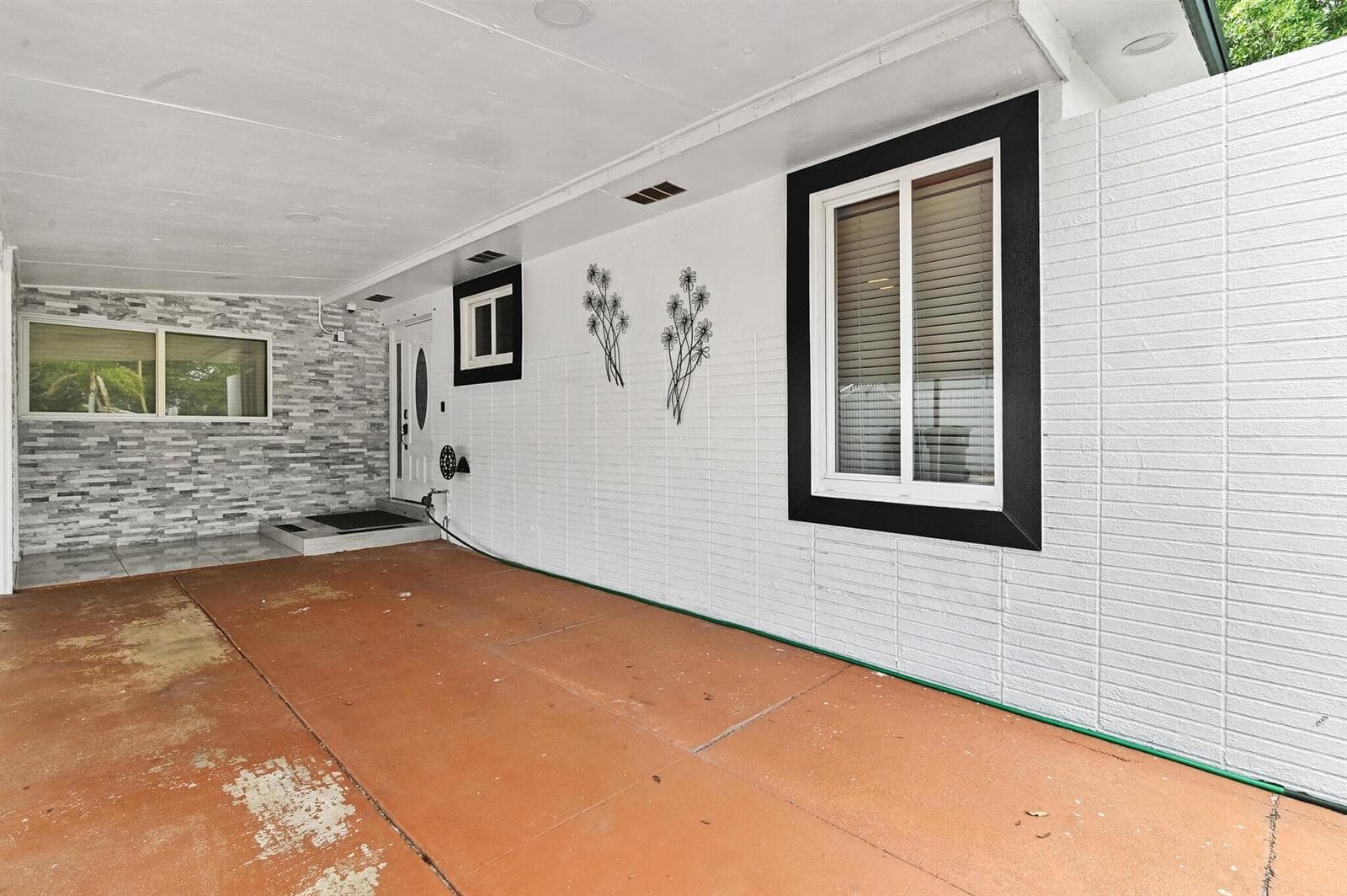 124 Davis Road, Palm Springs, FL 33461 photo 3