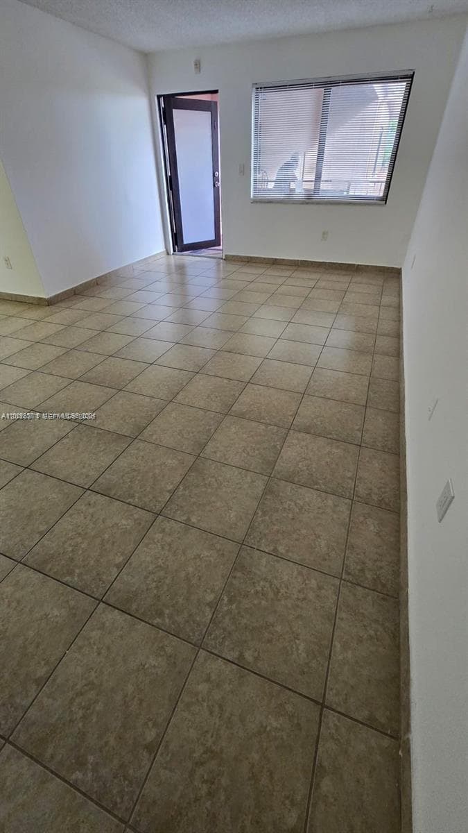 690 NE 123rd St # 207, North Miami, FL 33161 photo 2