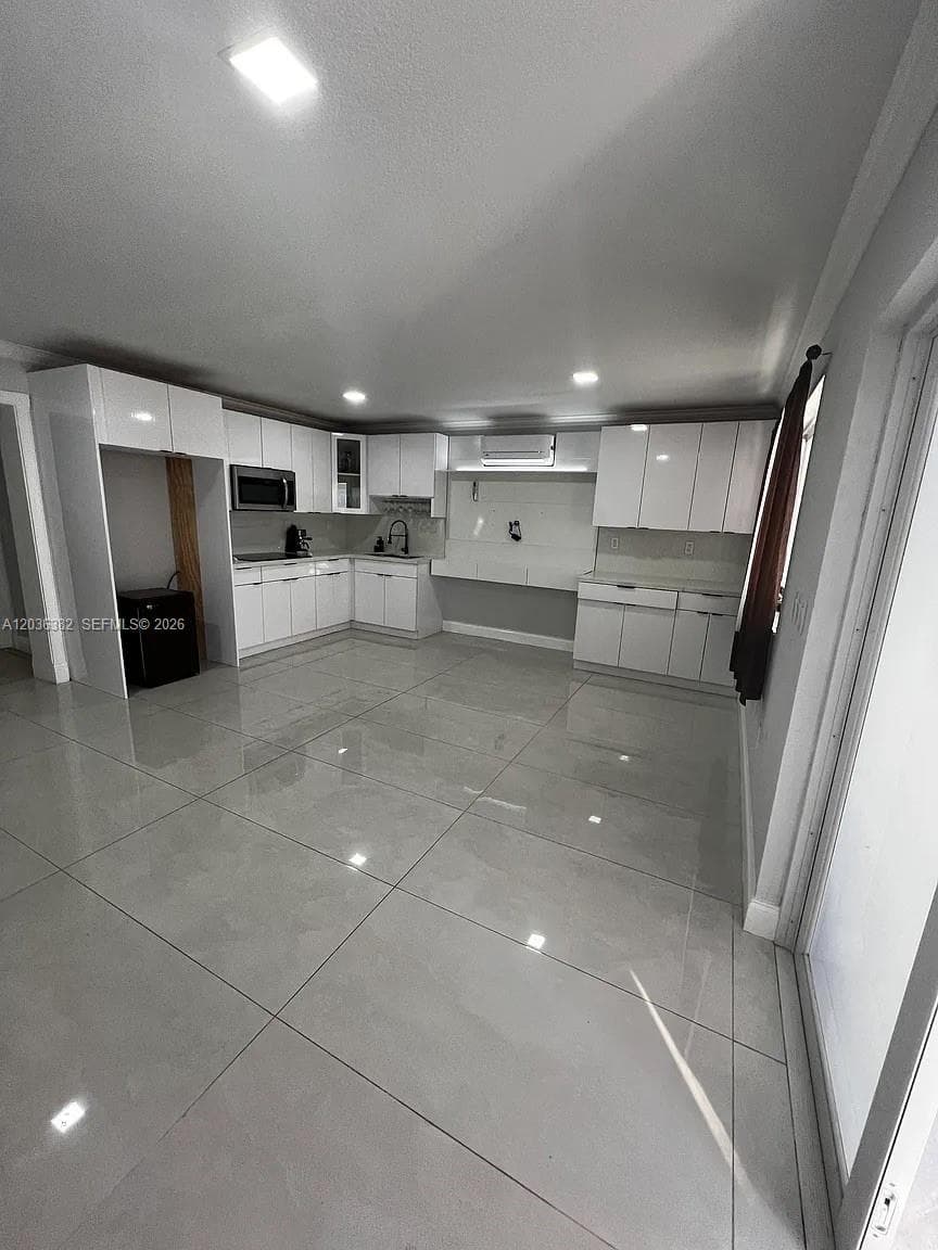 1271 W 79th St, Hialeah, FL 33014 photo 3
