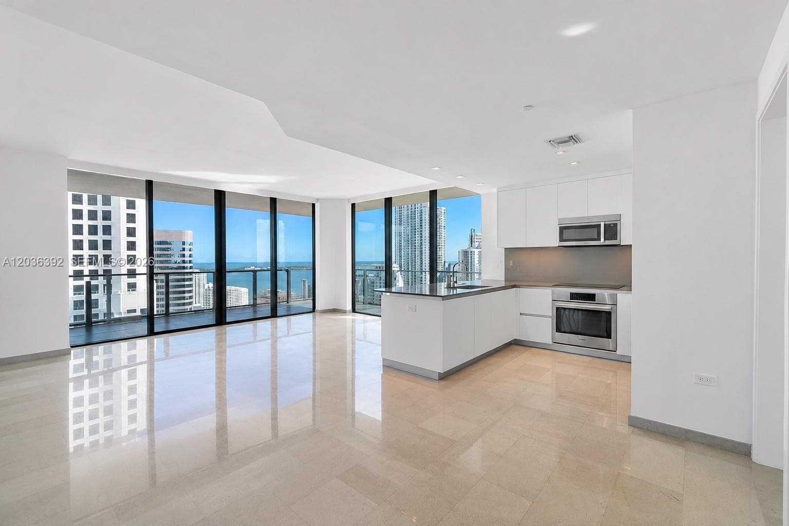 68 SE 6th St # 3301, Miami, FL 33131 photo 4