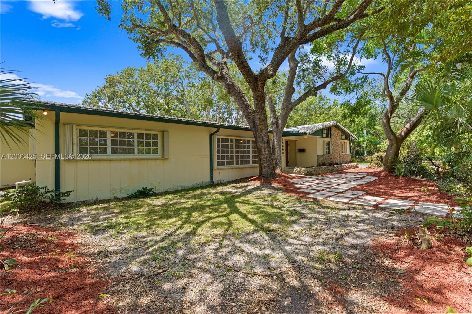 15200 SW 88th Ave, Palmetto Bay, FL 33157