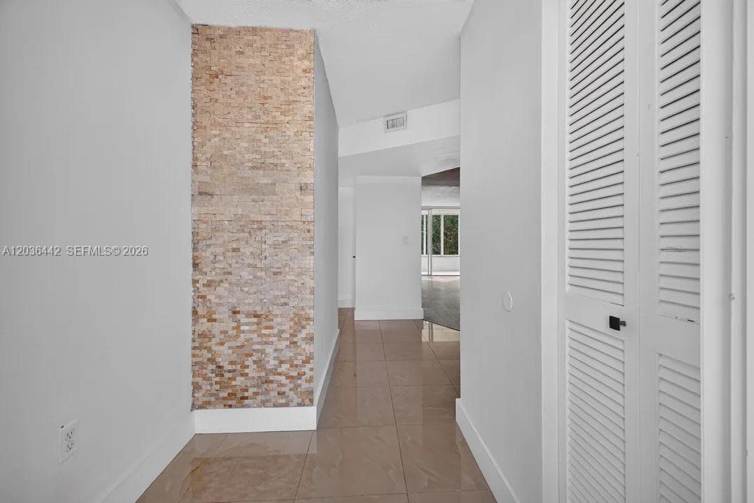 1101 NE 191st St # H401, Miami, FL 33179 photo 3