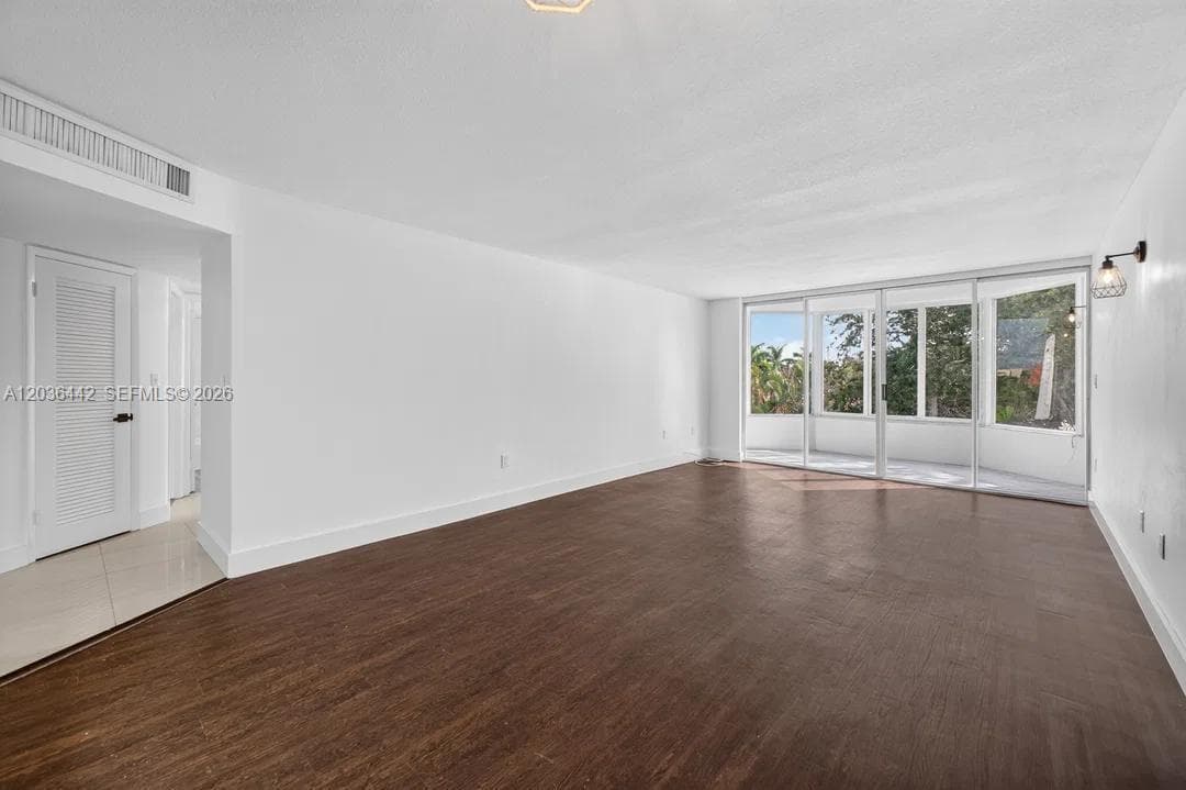 1101 NE 191st St # H401, Miami, FL 33179 photo 4
