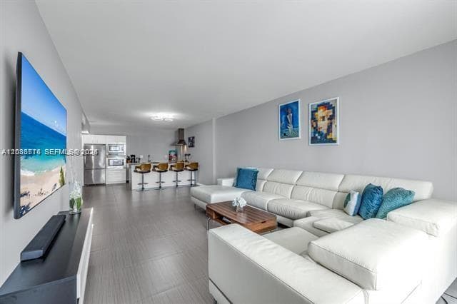19390 Collins Ave # 702, Sunny Isles Beach, FL 33160 photo 2