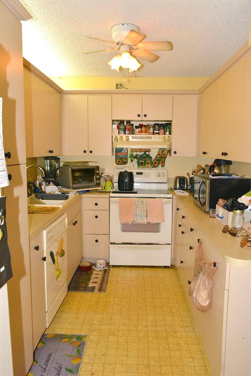 3726 Savoy Lane # D2, West Palm Beach, FL 33417 photo 4