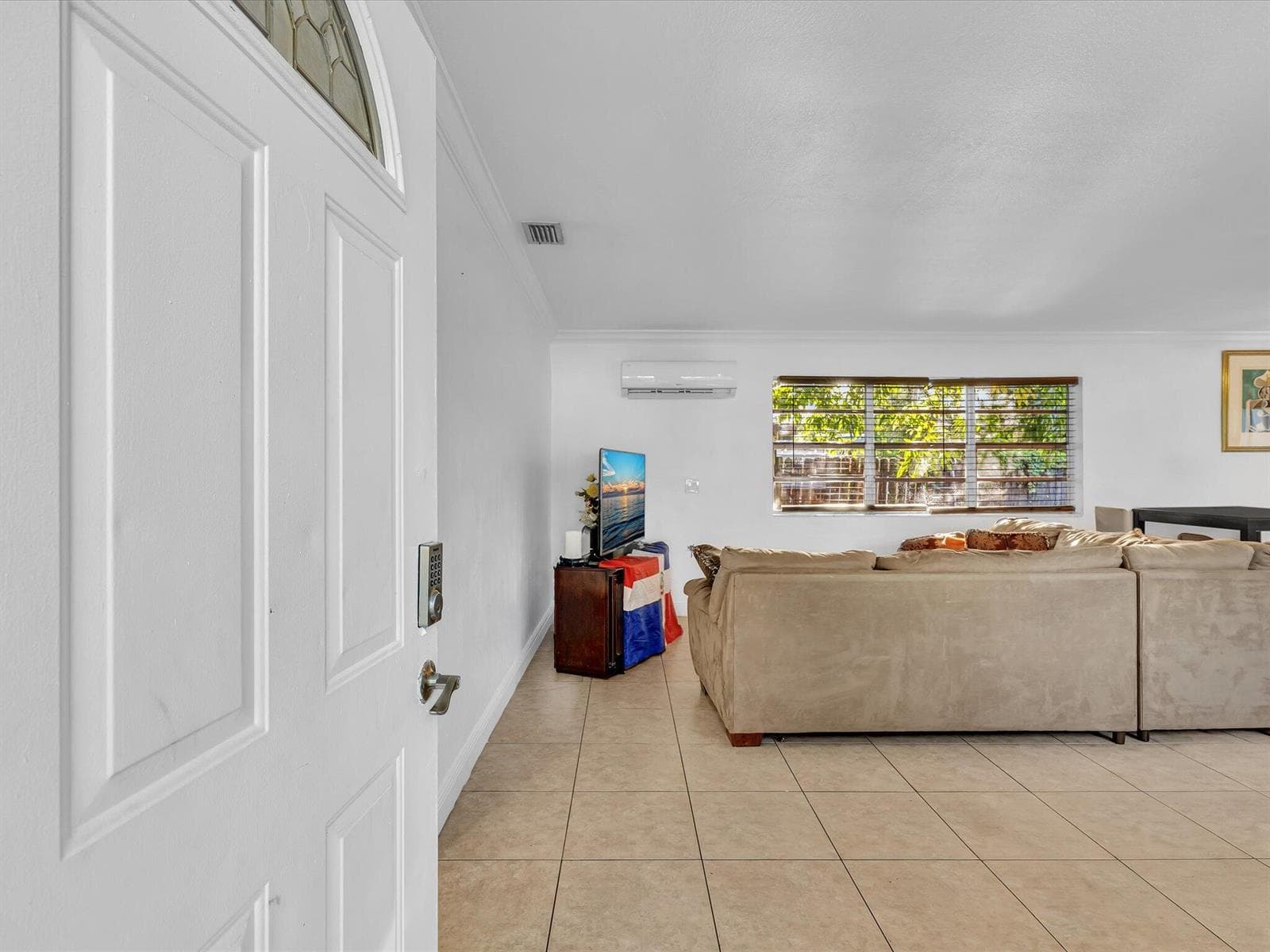 700 SW 5th Court, Hallandale Beach, FL 33009 photo 5