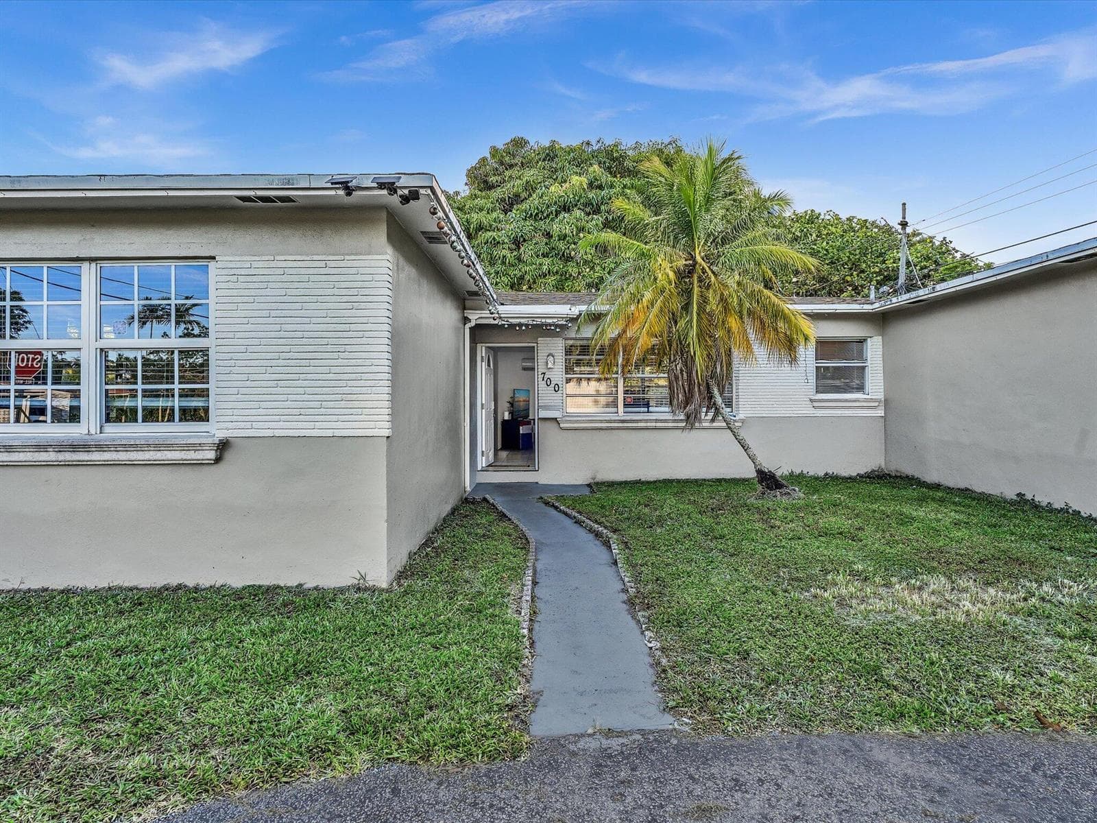 700 SW 5th Court, Hallandale Beach, FL 33009 photo 4