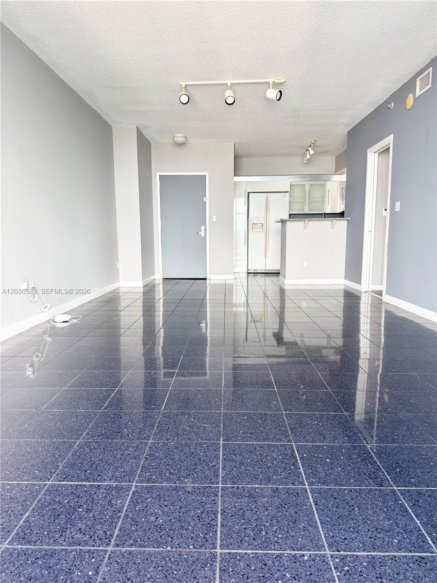 335 BISCAYNE BL # 4200, Miami, FL 33131 photo 3