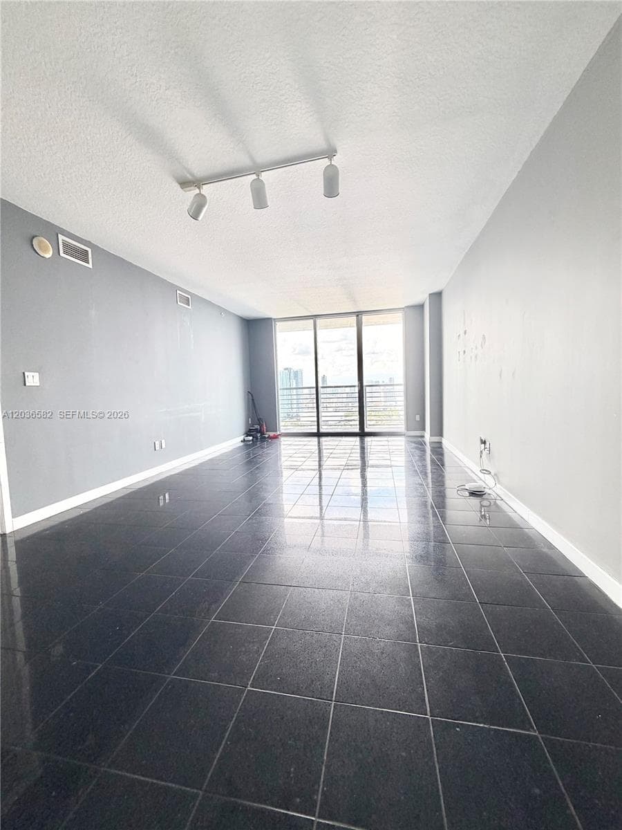 335 BISCAYNE BL # 4200, Miami, FL 33131 photo 4