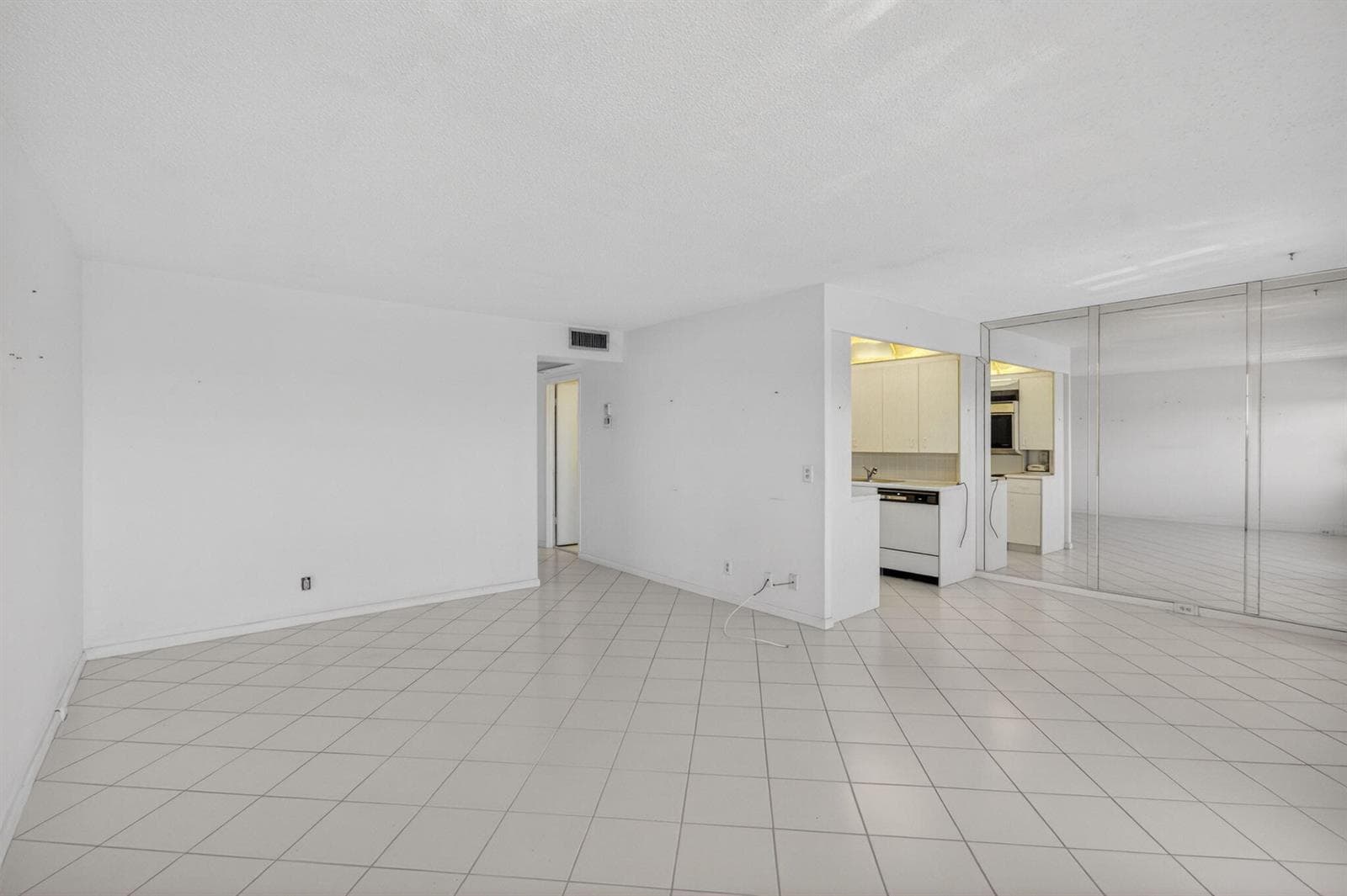 4059 Guildford D, Boca Raton, FL 33434 photo 2