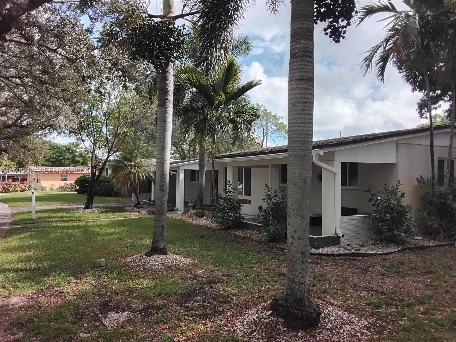 911 W Country Club Cir, Plantation, FL 33317 photo 3