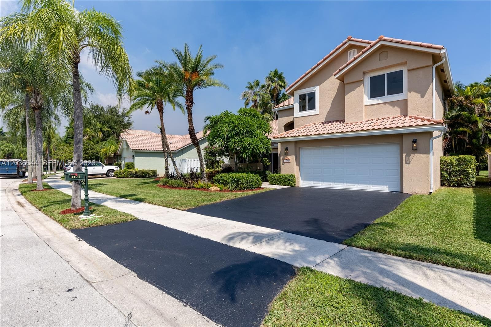 1171 Laguna Springs Dr, Weston, FL 33326 photo 2
