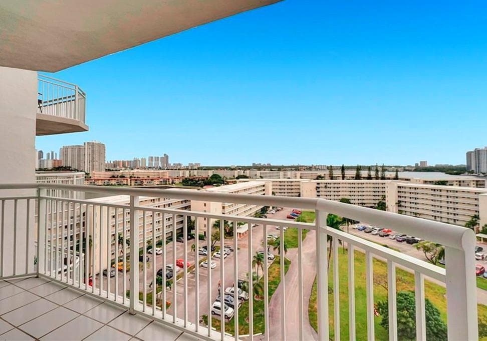 18031 Biscayne Boulevard # 1004, Aventura, FL 33160 photo 5