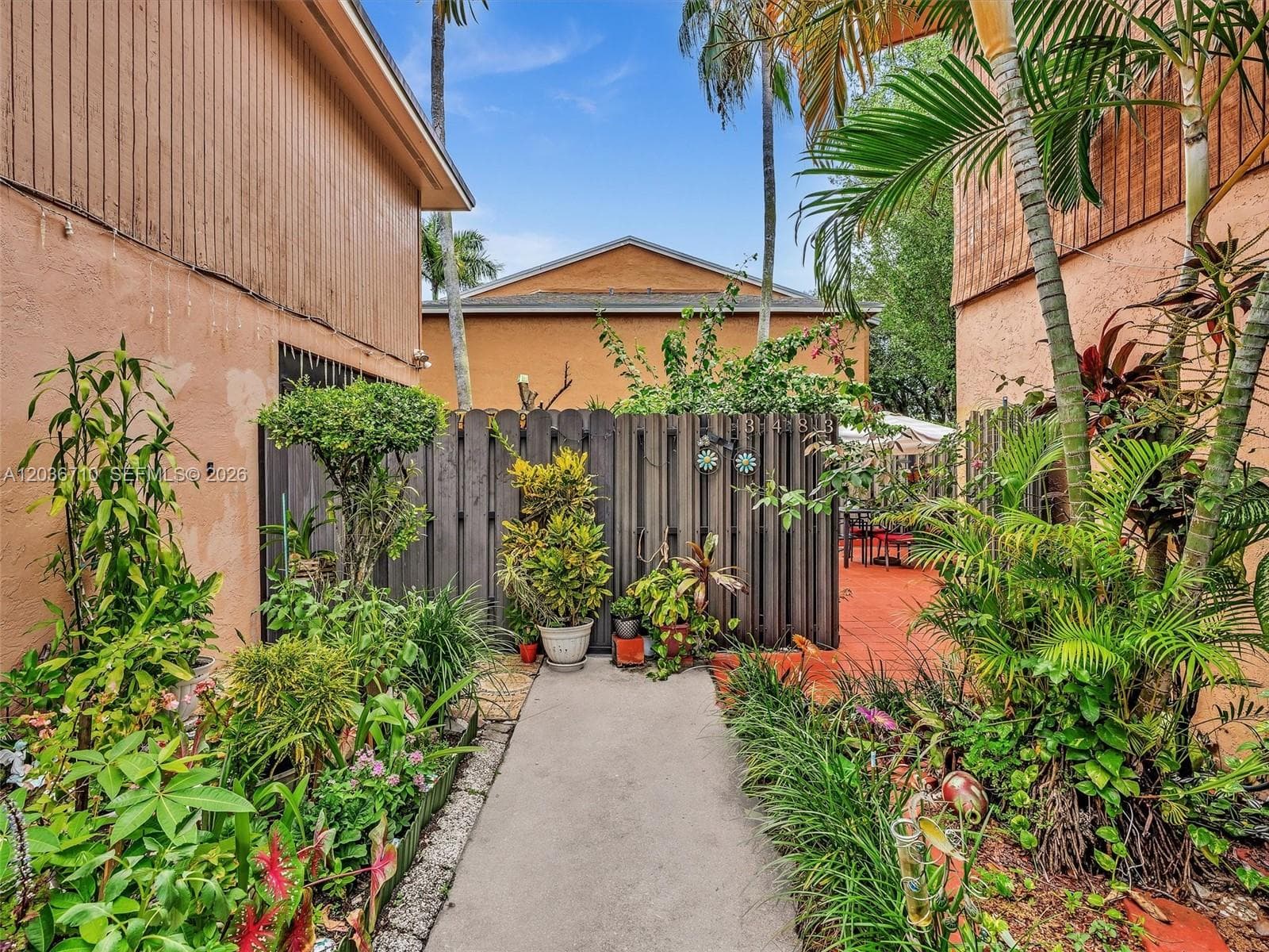 3483 SW 52nd Ave, Pembroke Park, FL 33023 photo 3