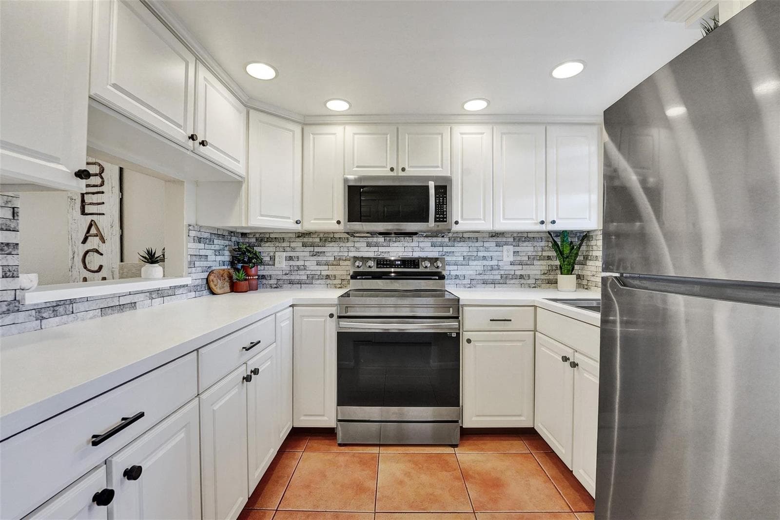6570 Royal Palm Boulevard # 210j, Margate, FL 33063 photo 2