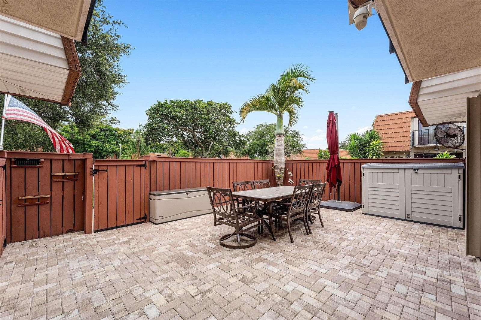 2818 Waterford Drive N, Deerfield Beach, FL 33442 photo 5