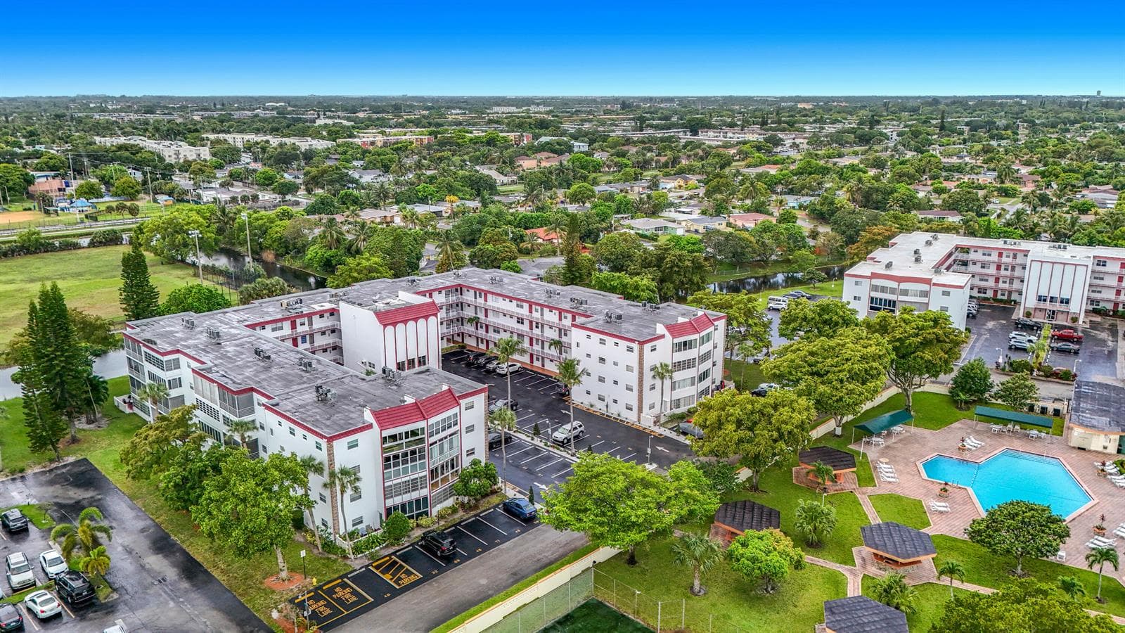 4270 NW 40th Street # 401, Lauderdale Lakes, FL 33319 photo 2