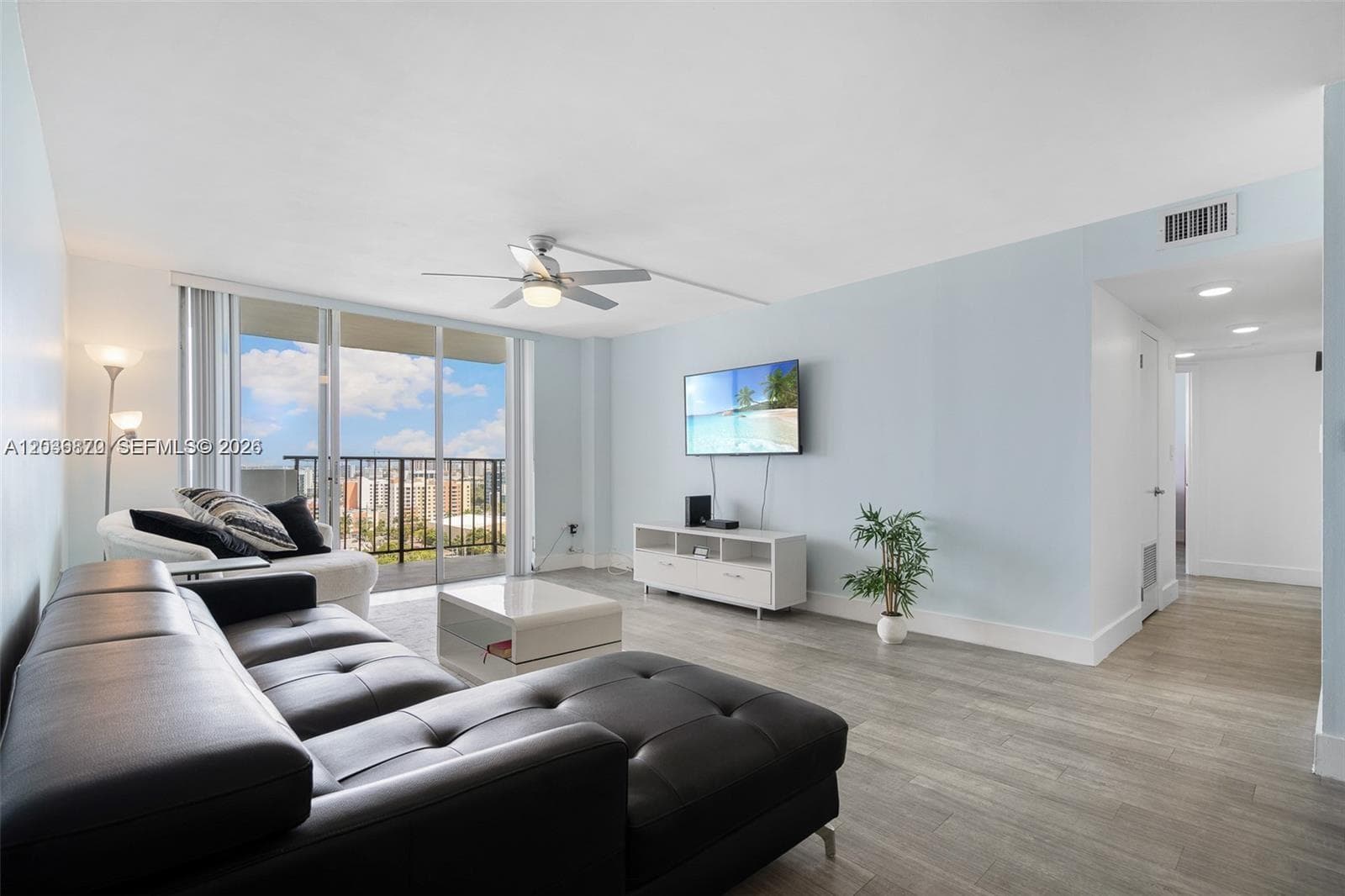 2780 NE 183rd St # 2009, Aventura, FL 33160 photo 2