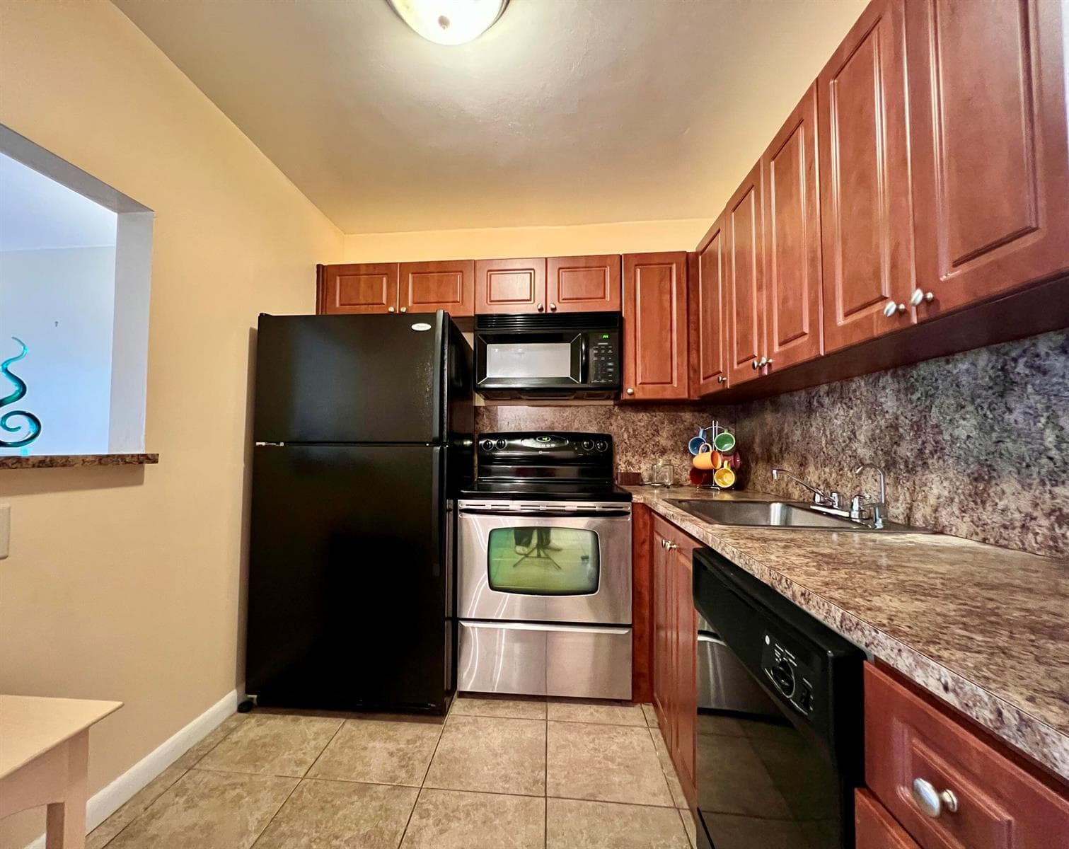 142 Cambridge F, West Palm Beach, FL 33417 photo 2