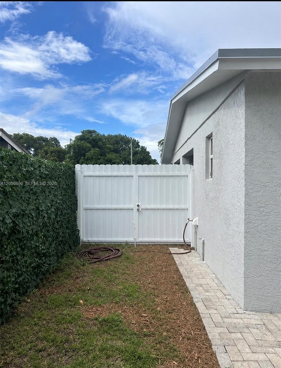 3040 NW 20th St, Fort Lauderdale, FL 33311 photo 5