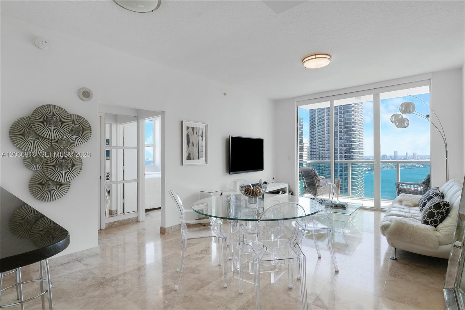 31 SE 5th St # 3812, Miami, FL 33131 photo 3