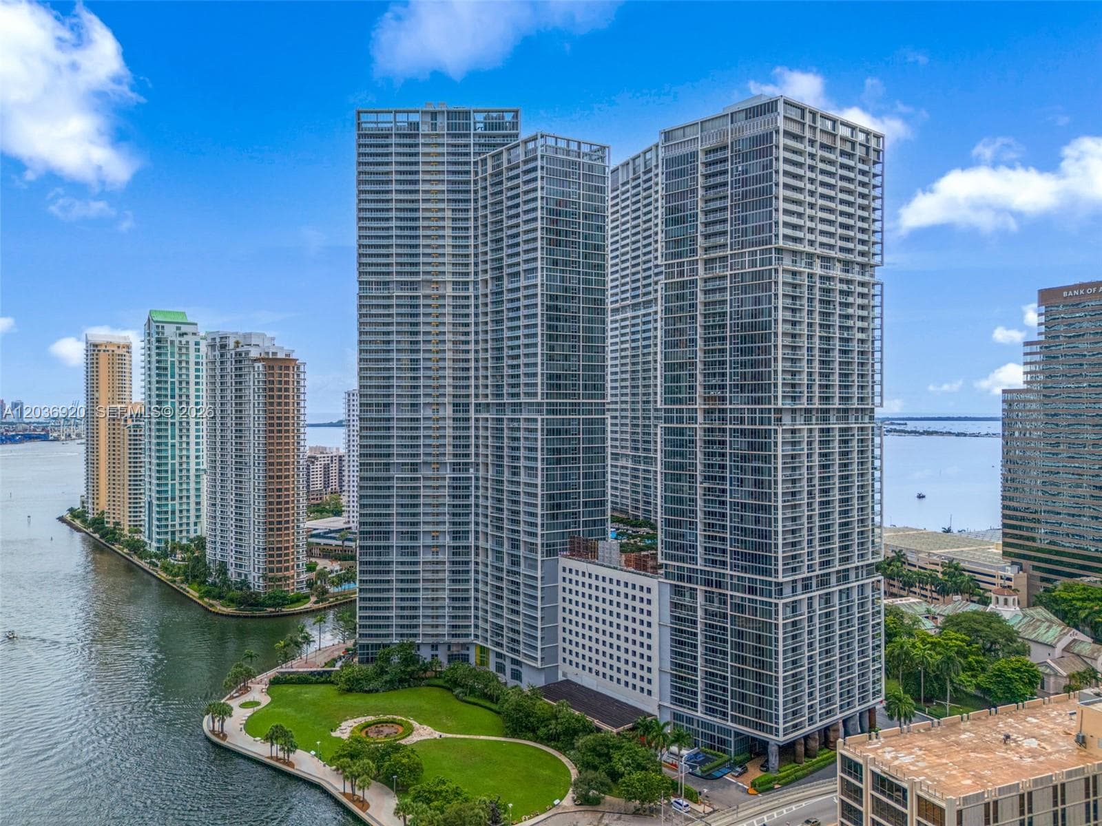 495 Brickell Ave # 905, Miami, FL 33131 photo 2