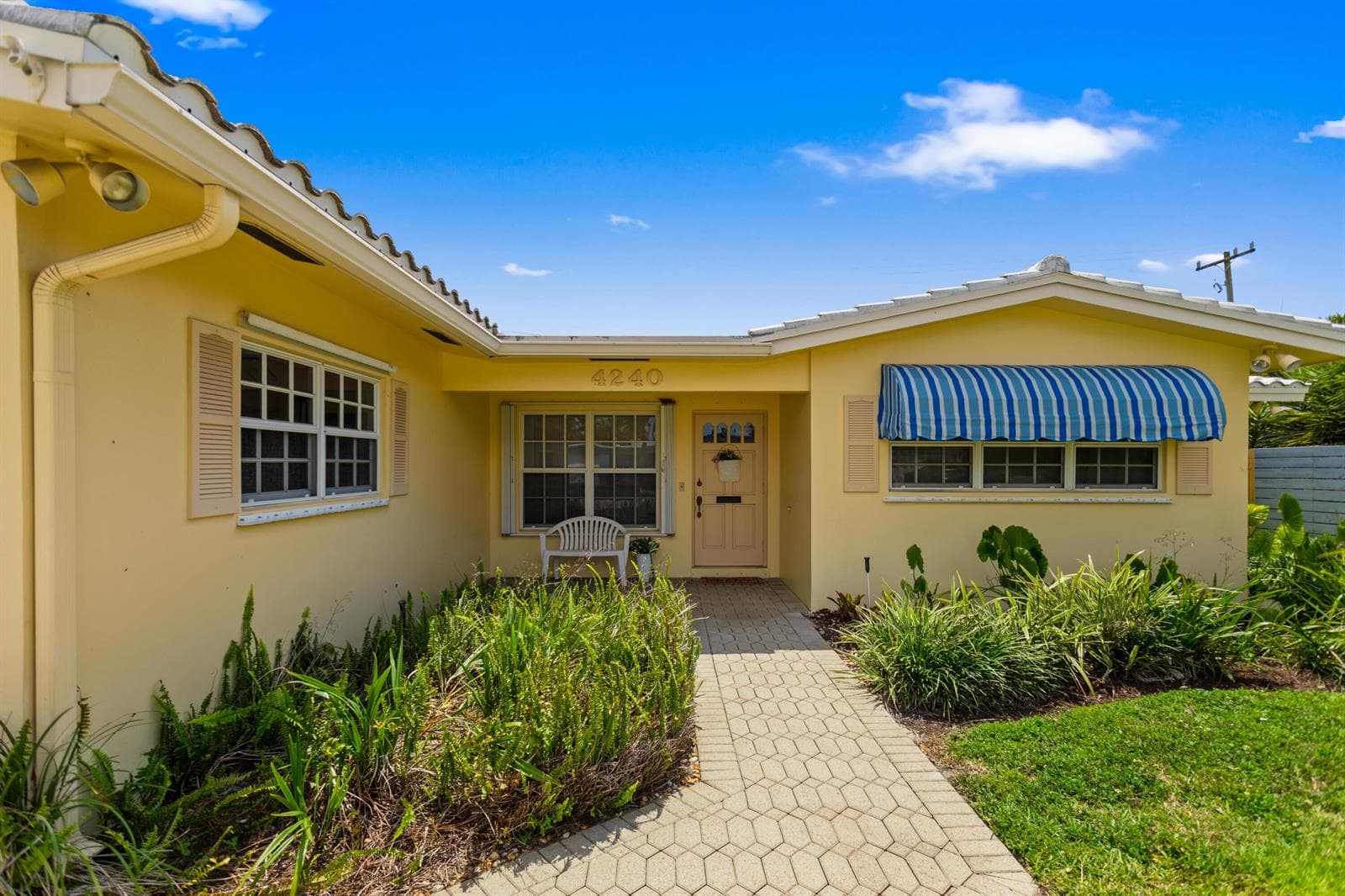 4240 NE 19th Avenue, Oakland Park, FL 33308 photo 2