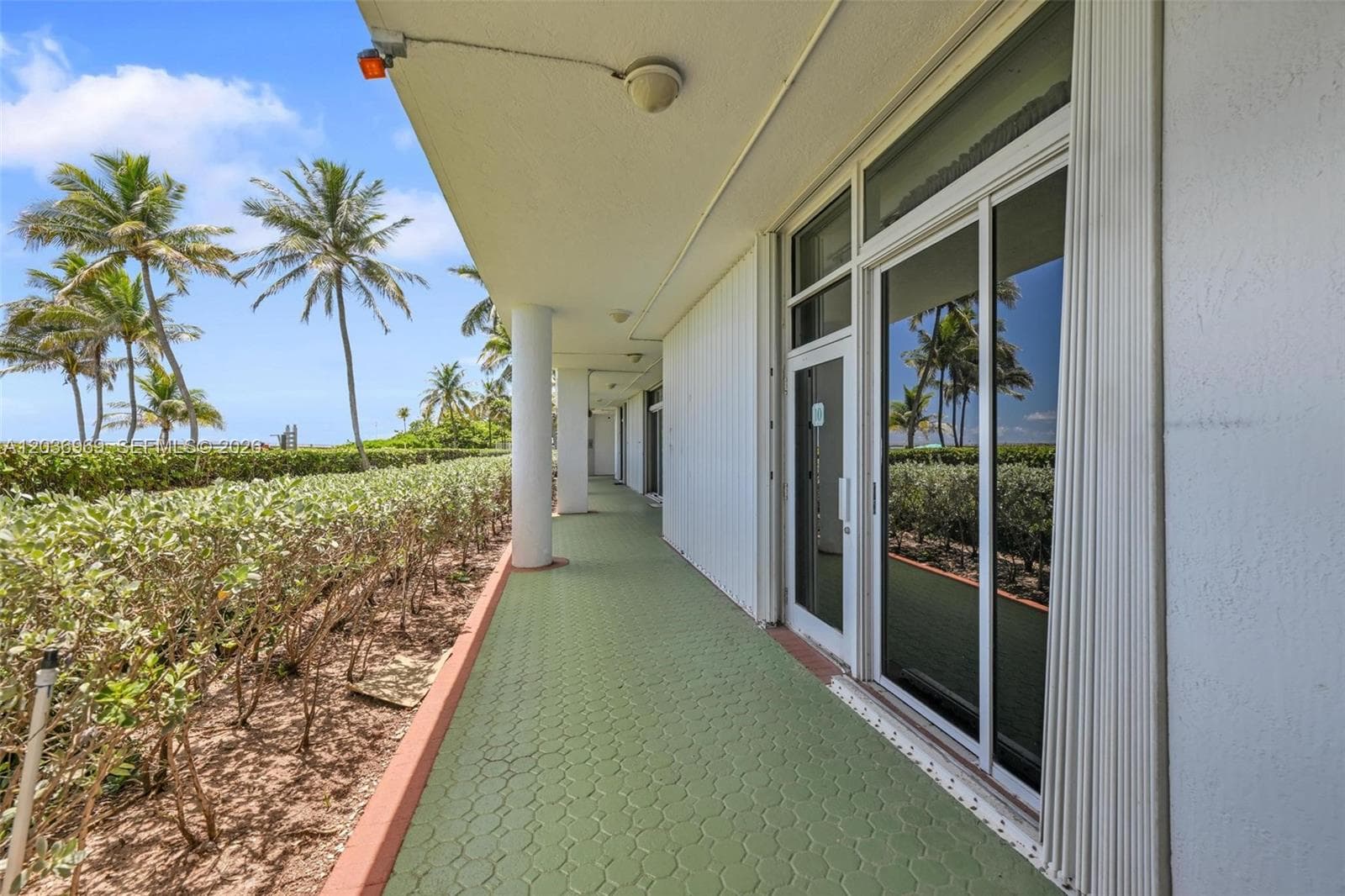 16711 Collins Ave # BC-10, Sunny Isles Beach, FL 33160 photo 2
