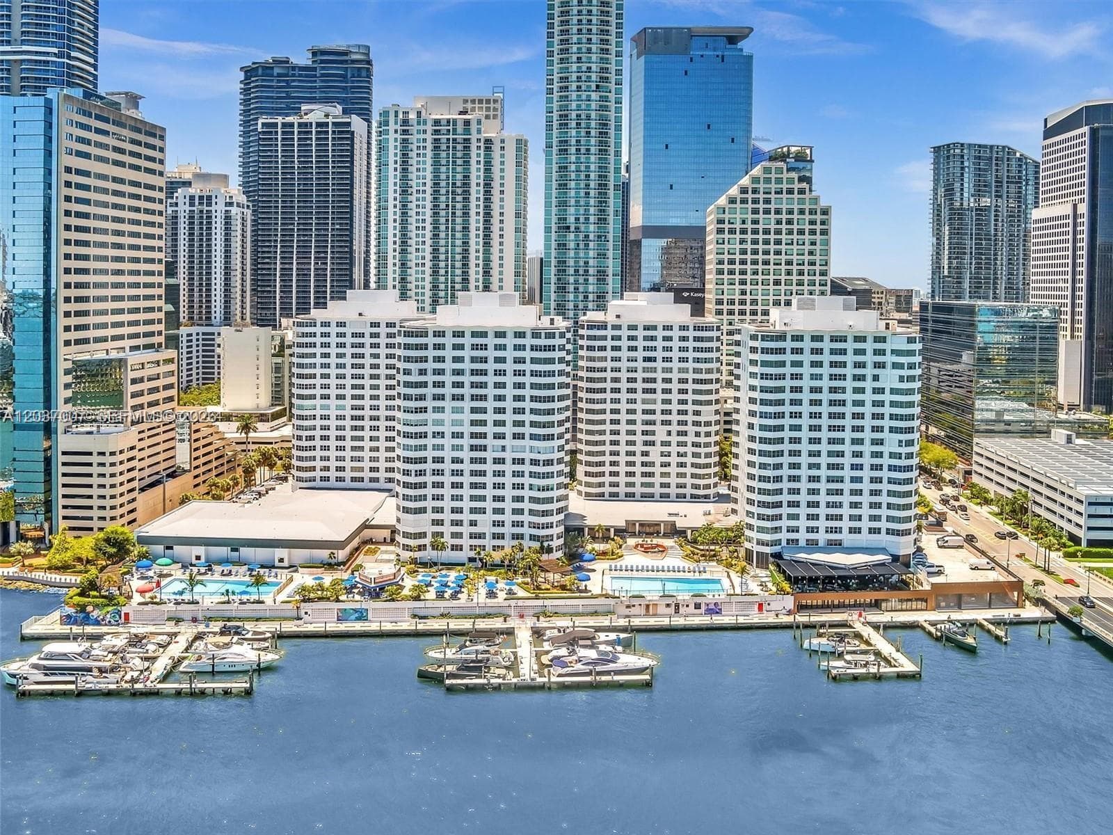 905 Brickell Bay Dr # 623, Miami, FL 33131 photo 2