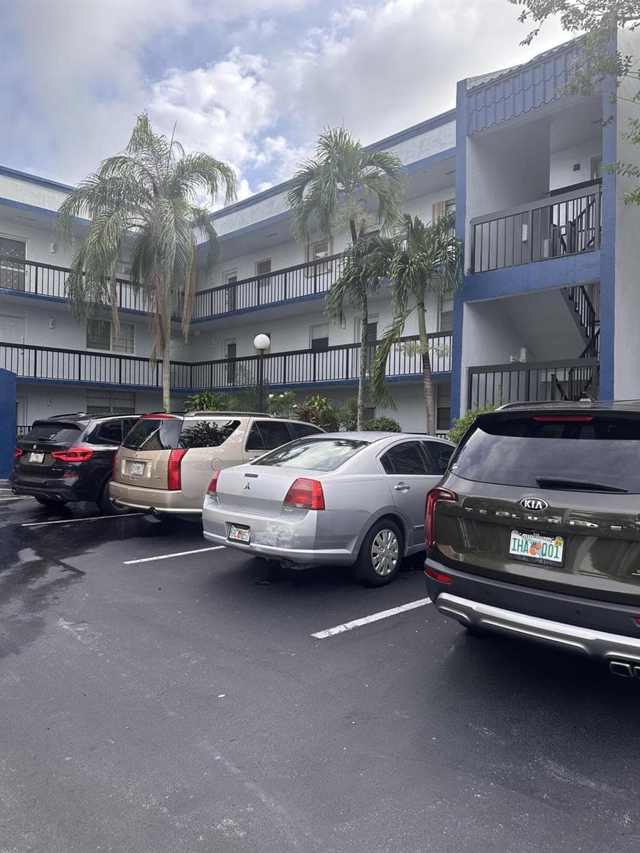 3090 Holiday Springs Boulevard # 310, Margate, FL 33063 photo 2