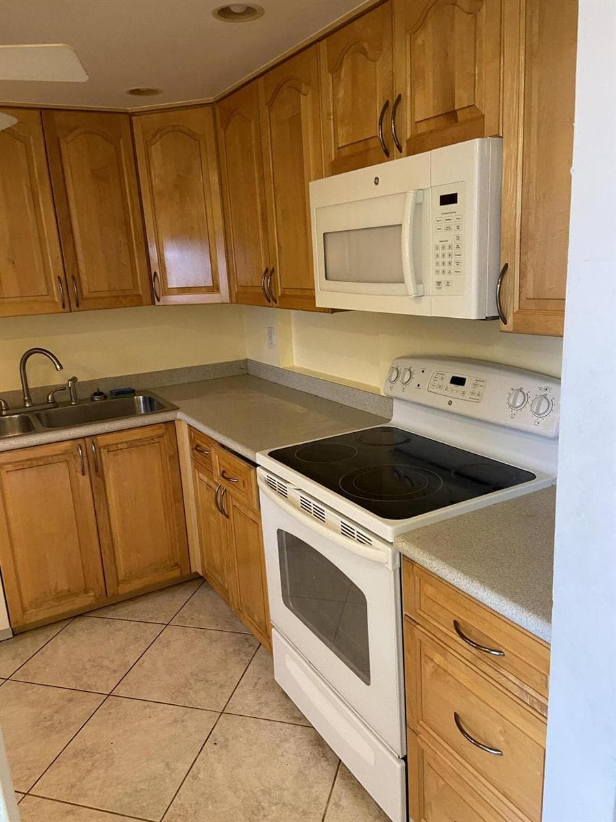 3090 Holiday Springs Boulevard # 310, Margate, FL 33063 photo 5