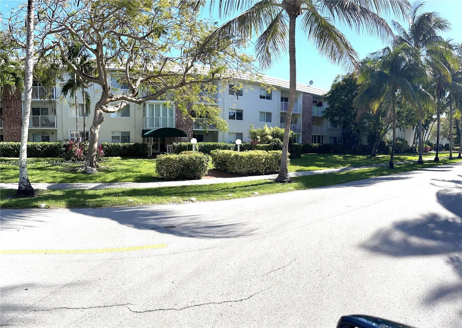 240 Galen Dr # 214, Key Biscayne, FL 33149 photo 2