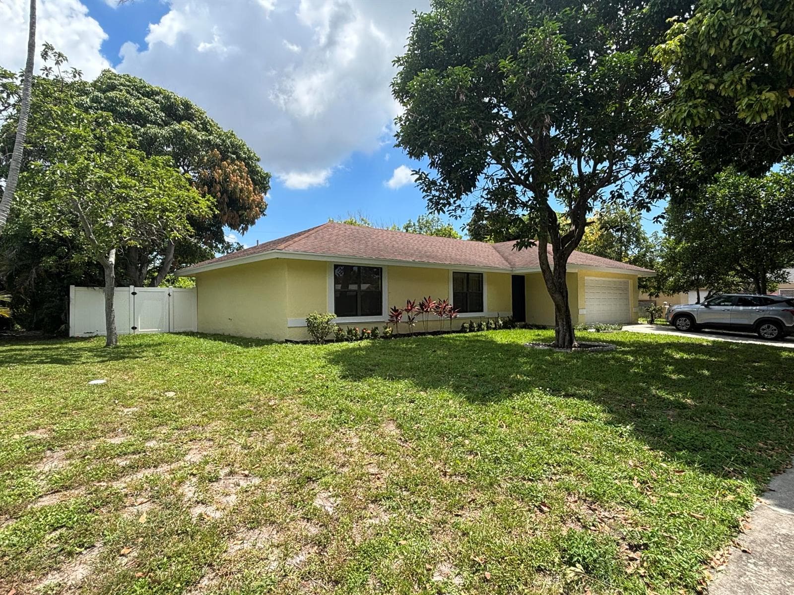 1563 40th Street, West Palm Beach, FL 33407 photo 2