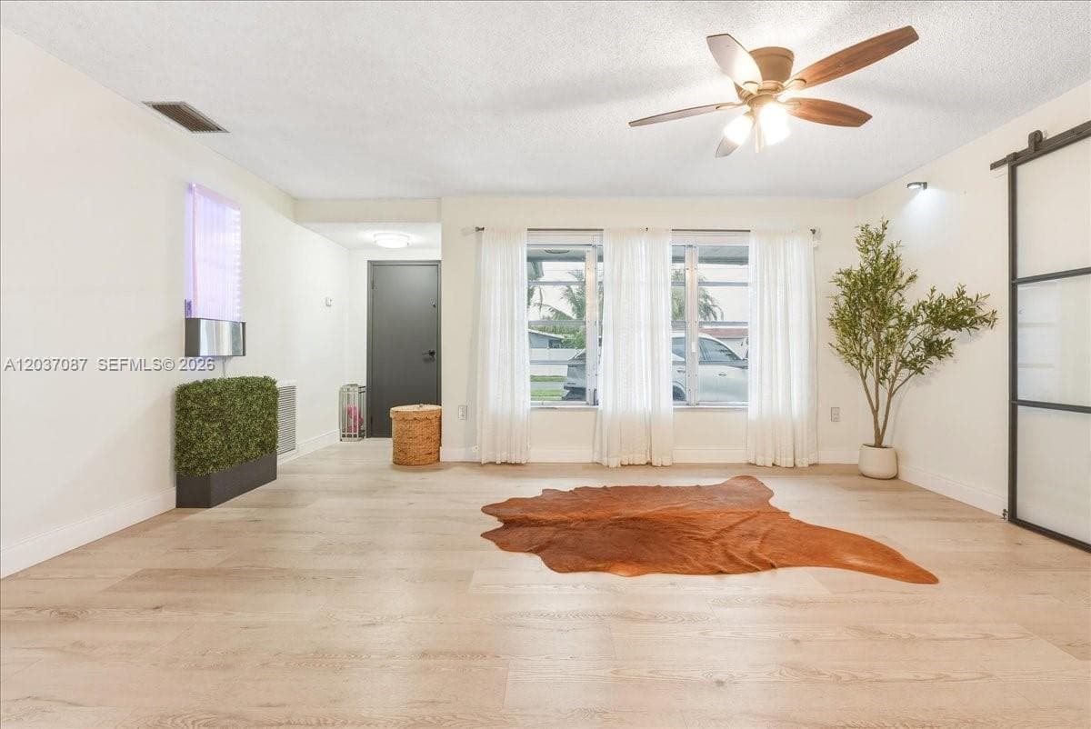 8580 NW 20th Ct, Sunrise, FL 33322 photo 3