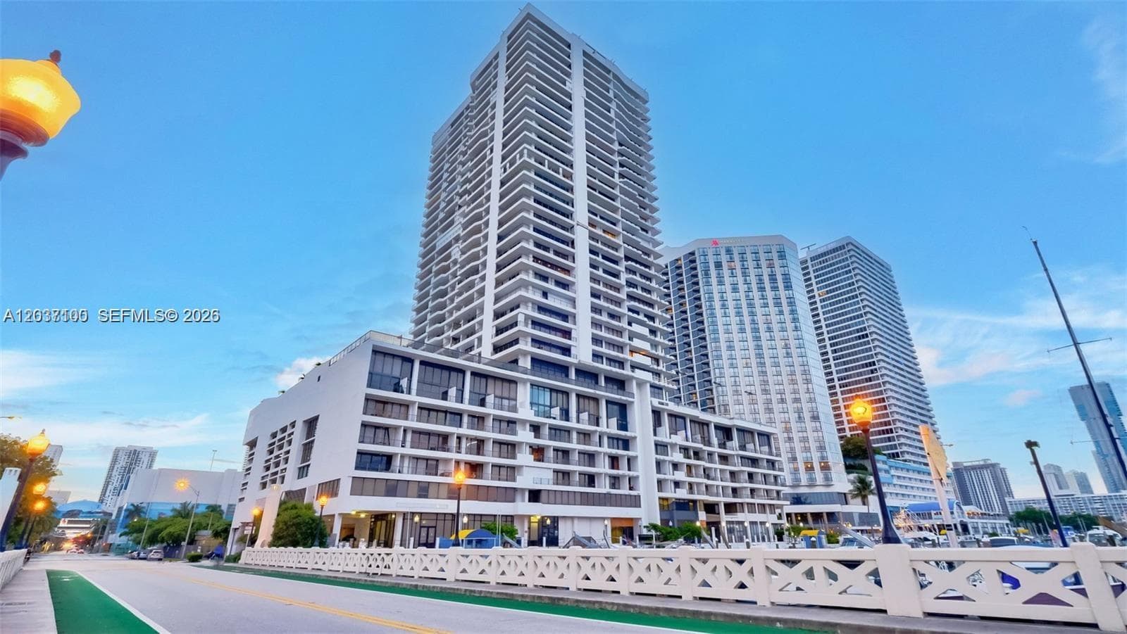 555 NE 15th St # 17E, Miami, FL 33132 photo 3
